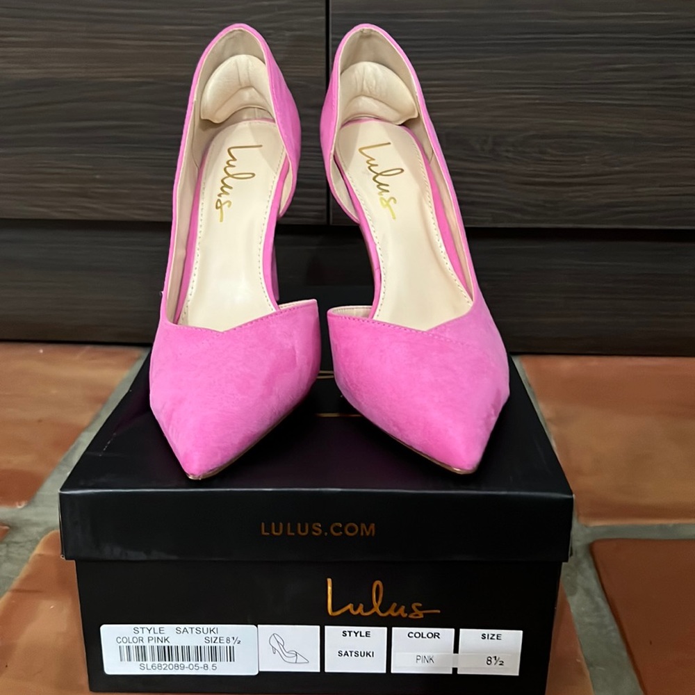 Beautiful pink suede pumps NEW